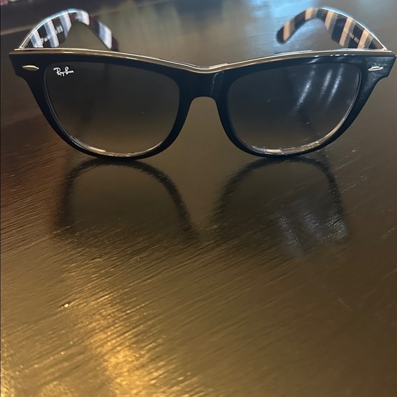 Ray-Ban Sunglasses Wayfarer 54 New! - Picture 3 of 10